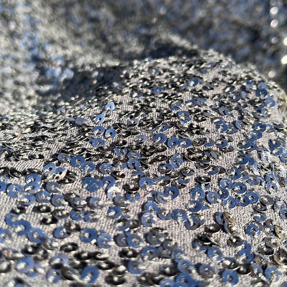 Long sleeve, suave women’s dress shirt - Picture 5 of 6